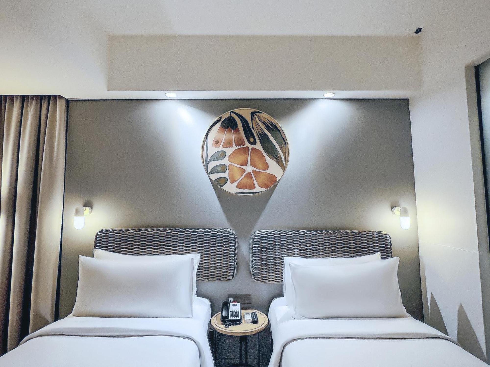 Neo Hotel Puri Indah Giacarta Esterno foto